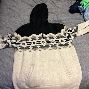 OLD NAVY SWEATER